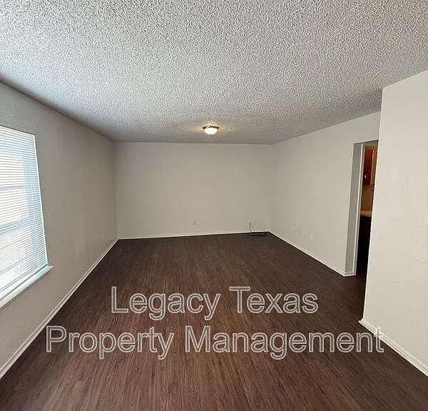 1715 Short St #D — Photo 1