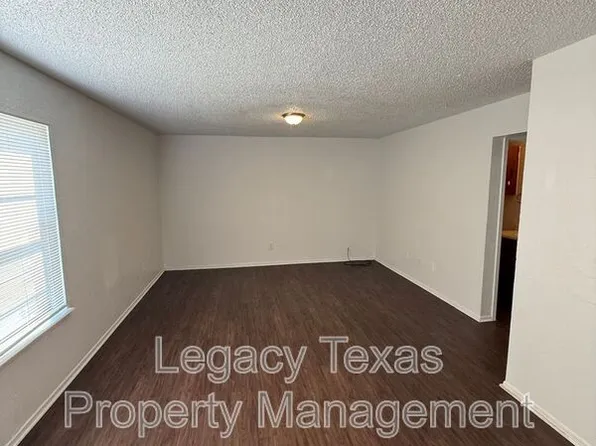 1715 Short St APT D, Cleburne, TX 76033