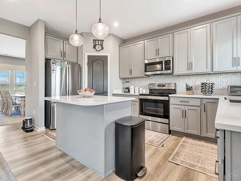 5817 Montrose Ct — Photo 8