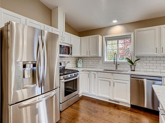 4th image of 3607 Sunbury Dr
