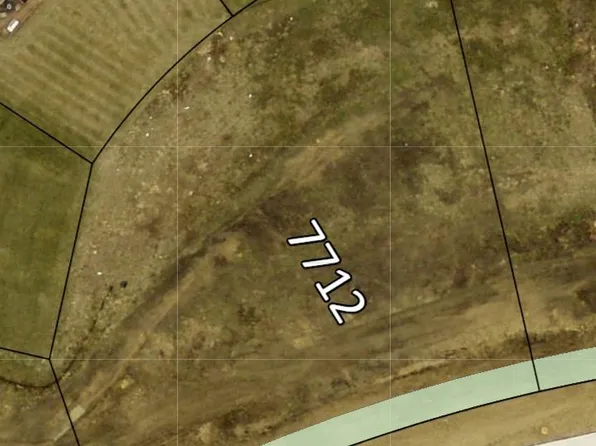 7712 SW Keypoint Dr, Cedar Rapids, IA 52404