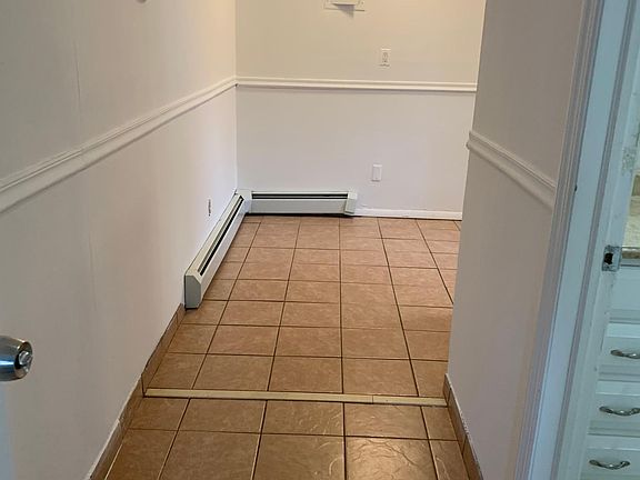 5th image of 65 Jefferson Blvd Floor 1