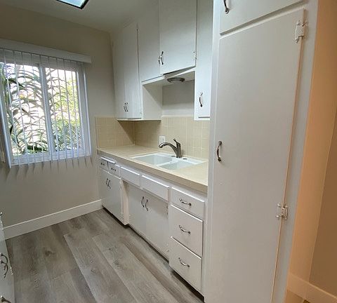 2nd image of 4644 Lakewood Blvd #2