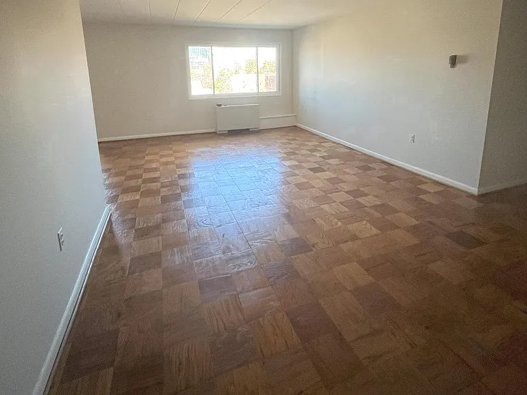 4800 Chevy Chase Dr #404 — Photo 6