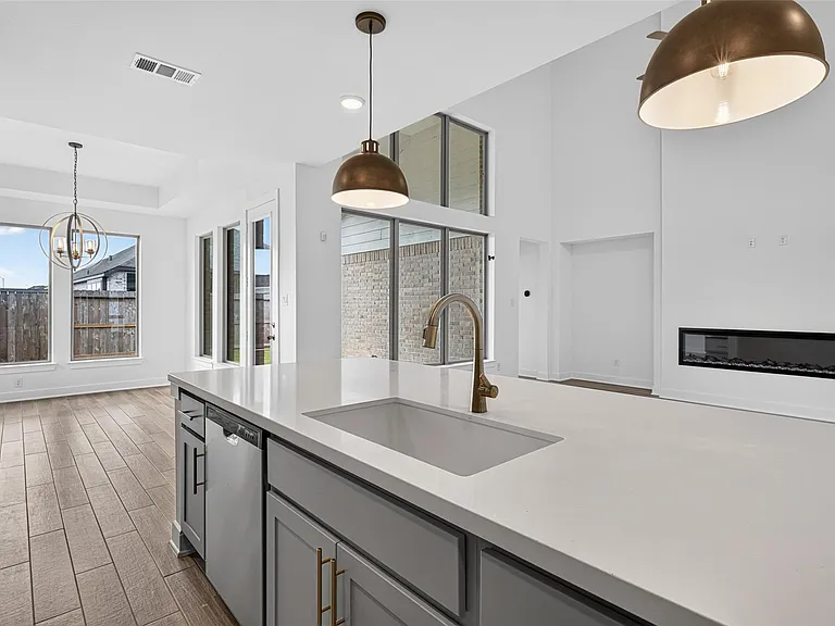 2803 Sweet Honey Ln — Photo 15