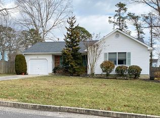 108 Equinox Rd, Manahawkin, NJ 08050