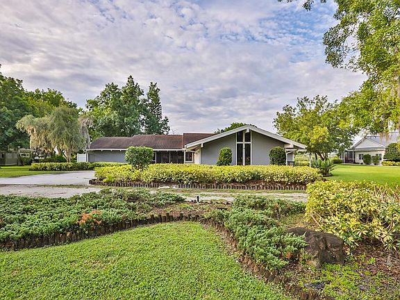 2nd image of 530 Manatee Dr