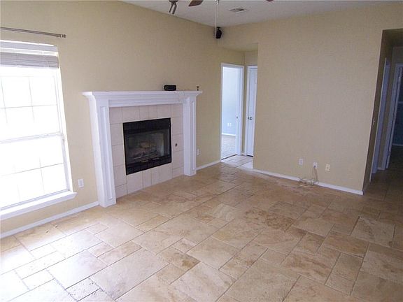 2nd image of 1121 Kenwood Dr