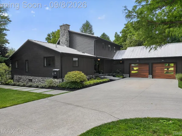 1030 Kurtz Rd, Holly, MI 48442