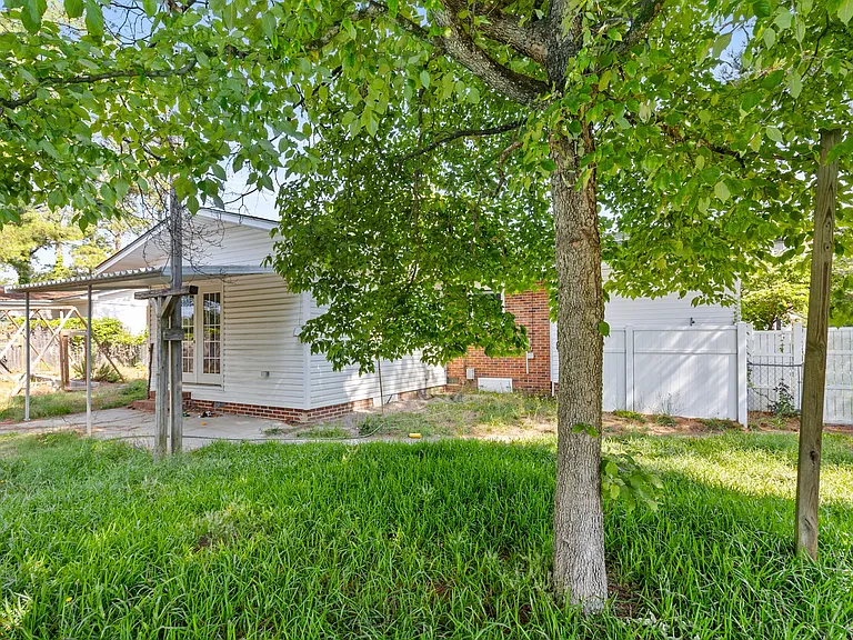 2815 Skycrest Dr — Photo 15