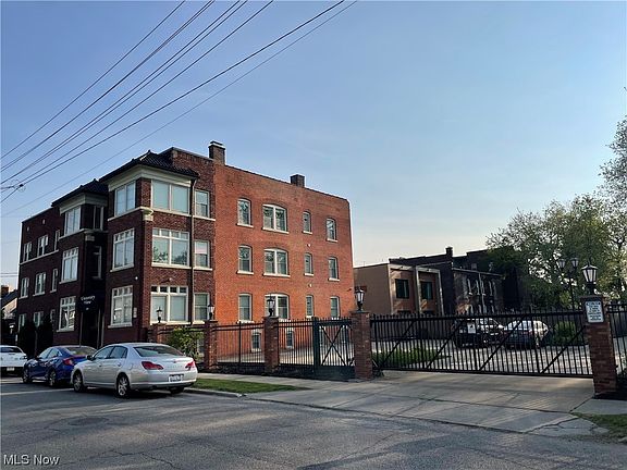 4th image of 11433 Ashbury Ave APT 5