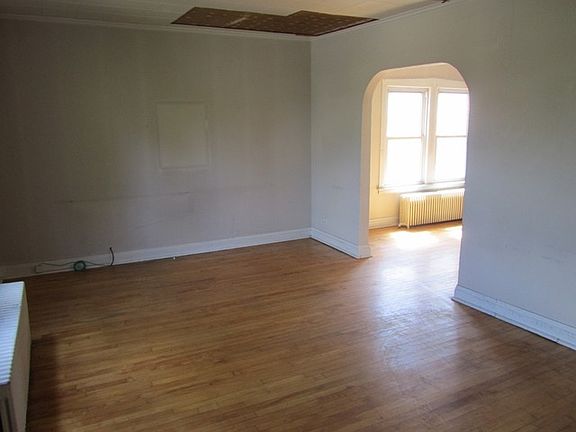 4th image of 5314 N Moody Ave