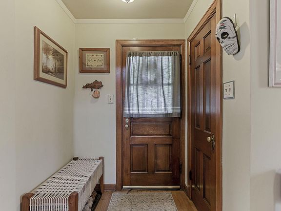 4th image of 249 W Schreyer Pl