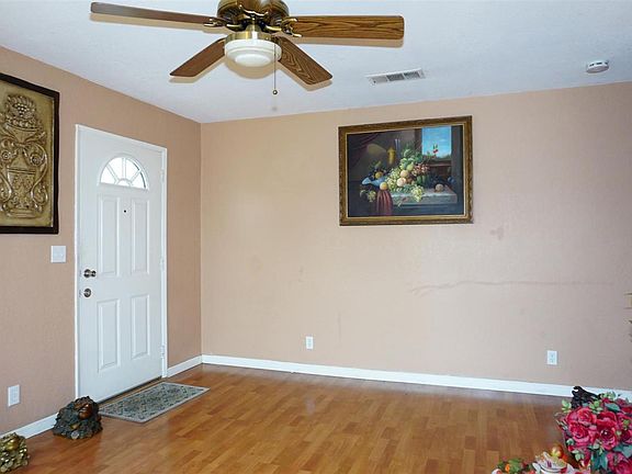 4th image of 249 Esmeralda Ct