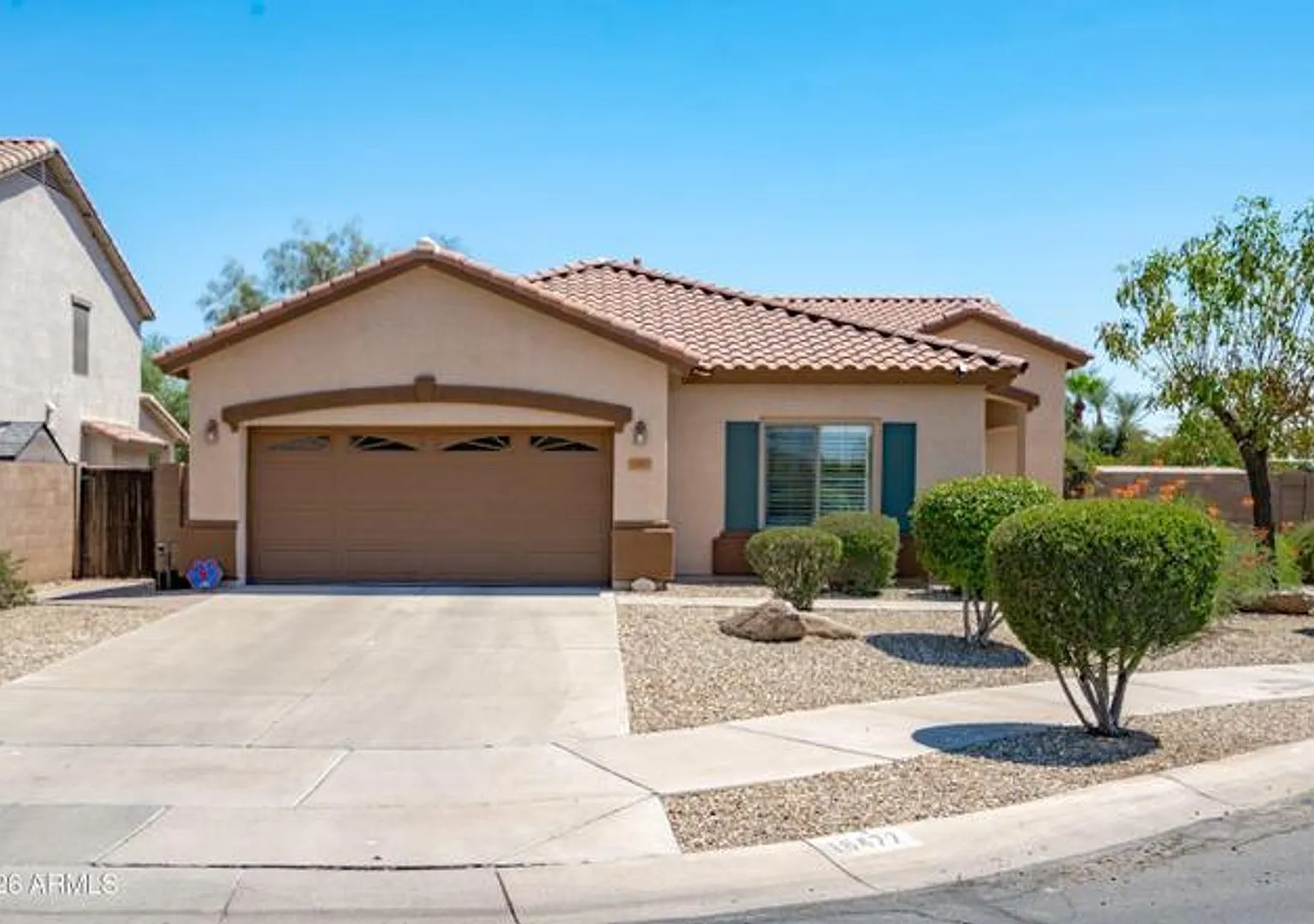 Beautiful, Single Level 4 Bedroom, 2 Bath Home In Goodyear — Photo 2