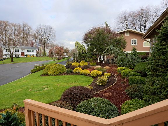 2nd image of 11 Anoroc Ct