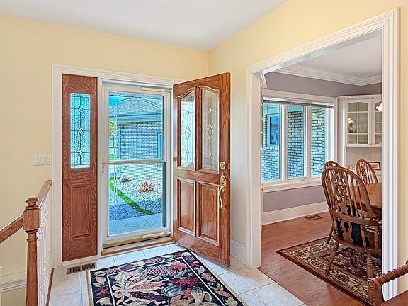 5th image of 103 Whitney Cir