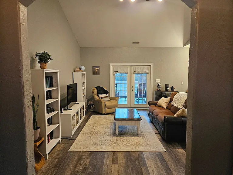 176 Scuba Dr — Photo 3