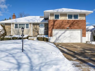 42 Parkway Drive, Syosset, NY, 11791