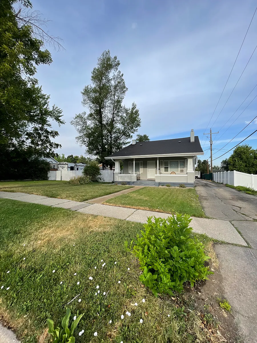 Building Photo - 160 S 100 W