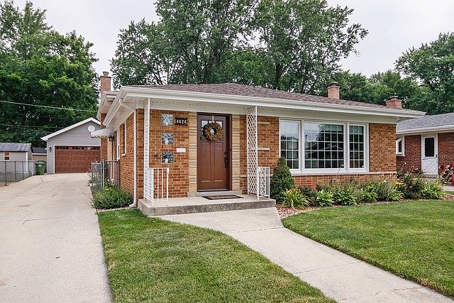 1st image of 4624 W 98th Pl