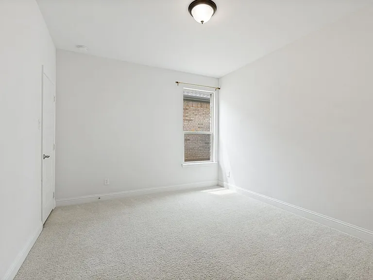 1224 Stagecoach Trl — Photo 10