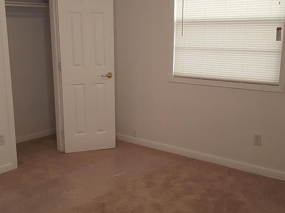 4th image of 1613 NE Dutch Valley Dr