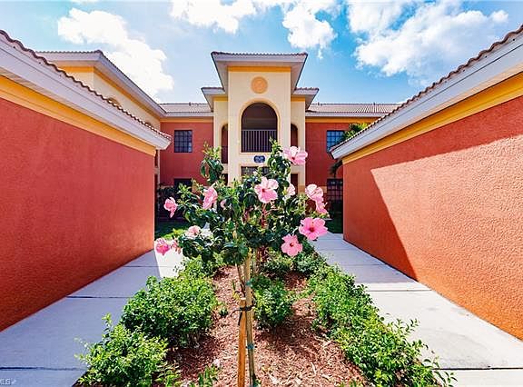 3rd image of 13780 Julias Way 1012