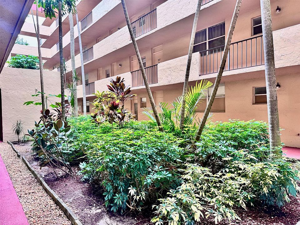 1st image of 404 NW 68th Avenue #301