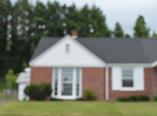 326 Sequoyah Dr, Kingsport, TN 37660