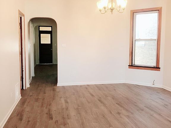 2nd image of 2821 W Wellington Ave #2