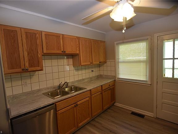 5th image of 1312 N Highland Ave