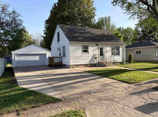 121 7th St SW, Sioux Center, IA 51250