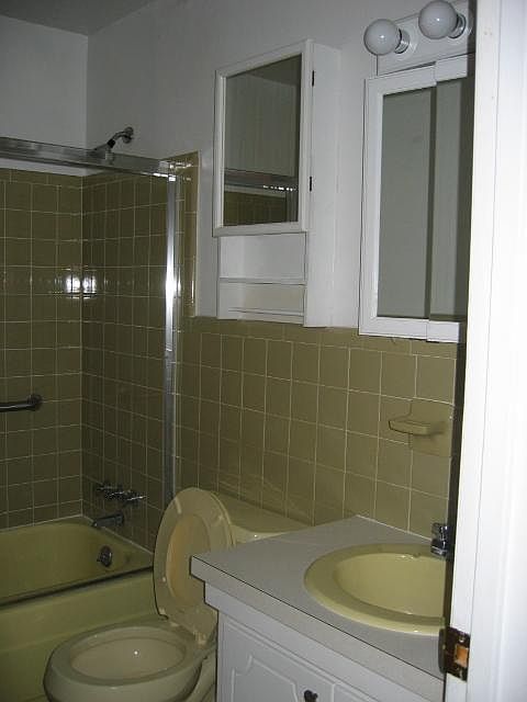 2nd image of 2401 Griffin Ave APT C