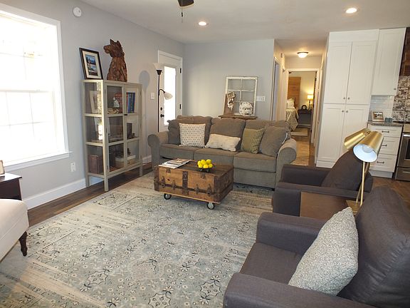 Liv. Rm From Entrance