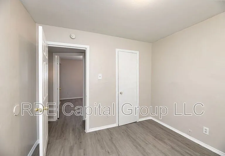 2408 Meyers St #204 — Photo 8