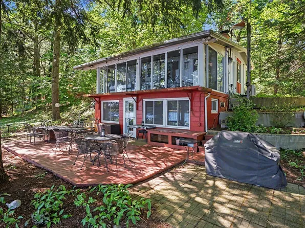 10041 County Road 215, Grand Junction, MI 49056