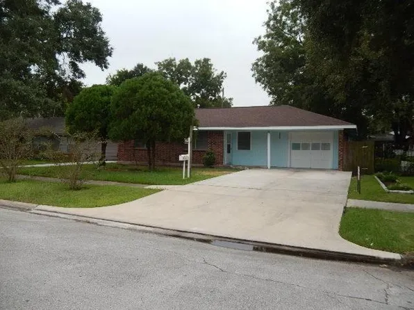 6131 Grape St, Houston, TX 77074