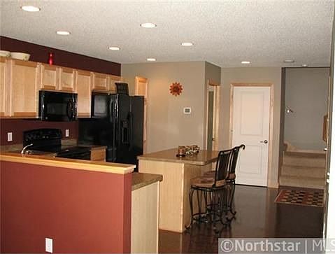 3rd image of 4928 207th St N