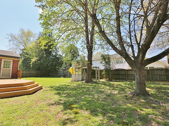3rd image of 1321 Conrad Ln