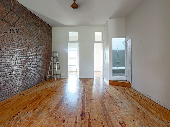 3rd image of 423 Wythe Ave #2G