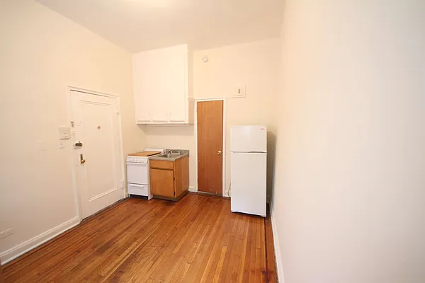 Rented by JR Properties, LTD | media 8