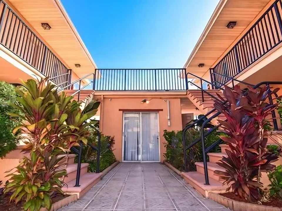 13733 Gulf Blvd #7