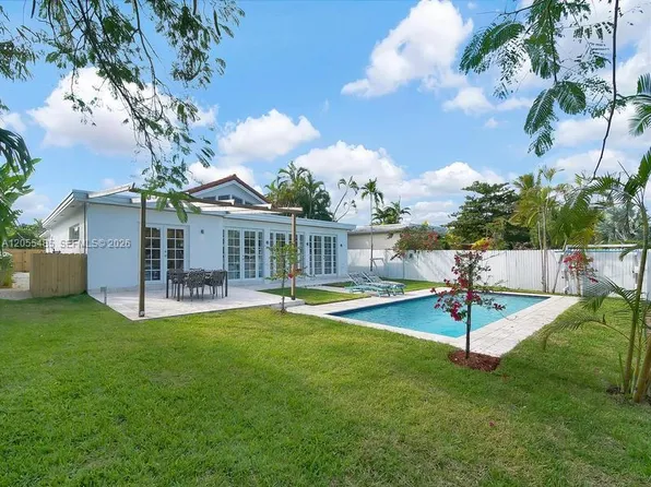 1365 Daytonia Rd, Miami Beach, FL 33141