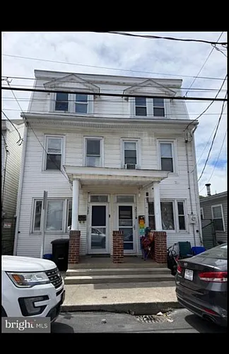 349 New Castle St #3 Photo 1