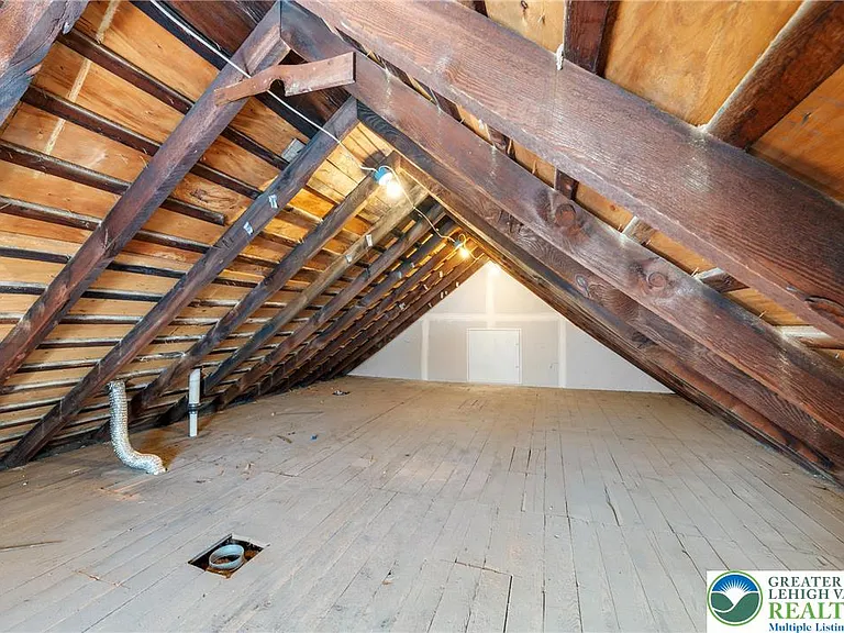 240 Franklin St #2 — Photo 18
