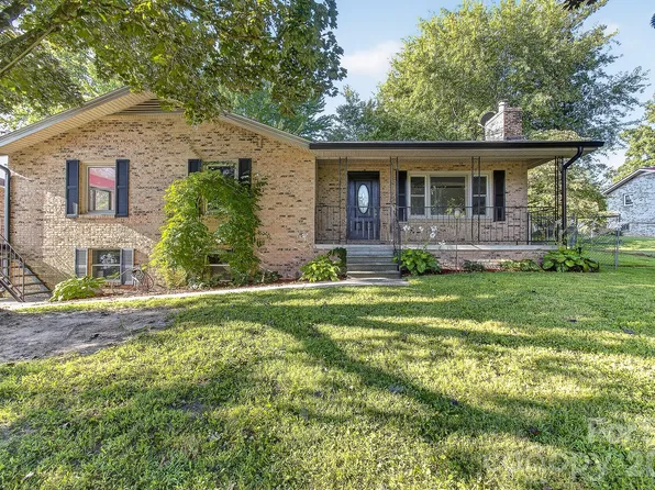 1371 Jackson Loop Rd, Flat Rock, NC 28731