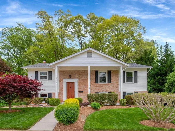 7716 Carrleigh Pkwy, Springfield, VA 22152