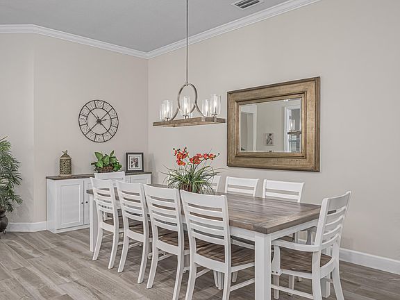 5th image of 632 SE Villandry Way