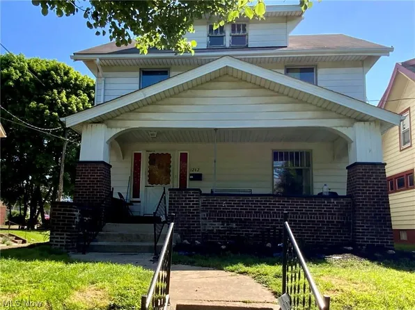 1242 Fulton Rd NW, Canton, OH 44703